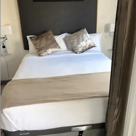 公寓 Beautiful 2 Steps From The *