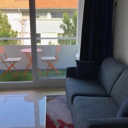 아파트 Beautiful 2 Steps From The *