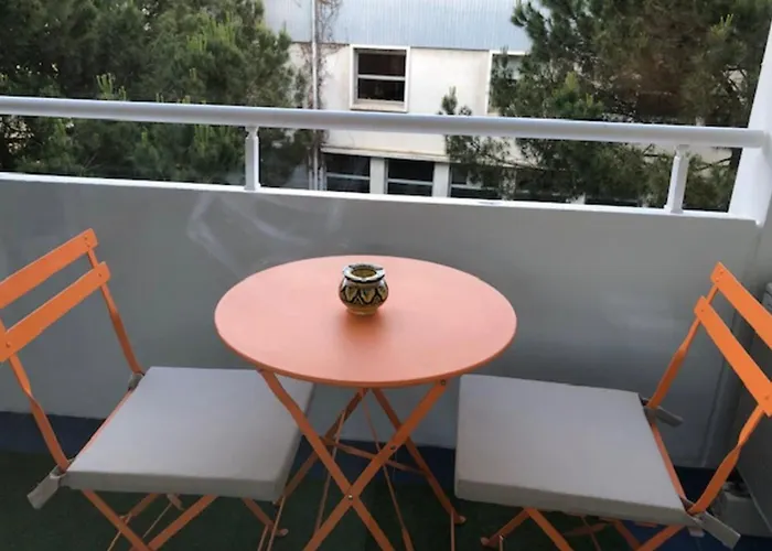 Apartment Beautiful 2 Steps From The